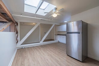 1050-1066 47th Ave in Oakland, CA - Foto de edificio - Interior Photo