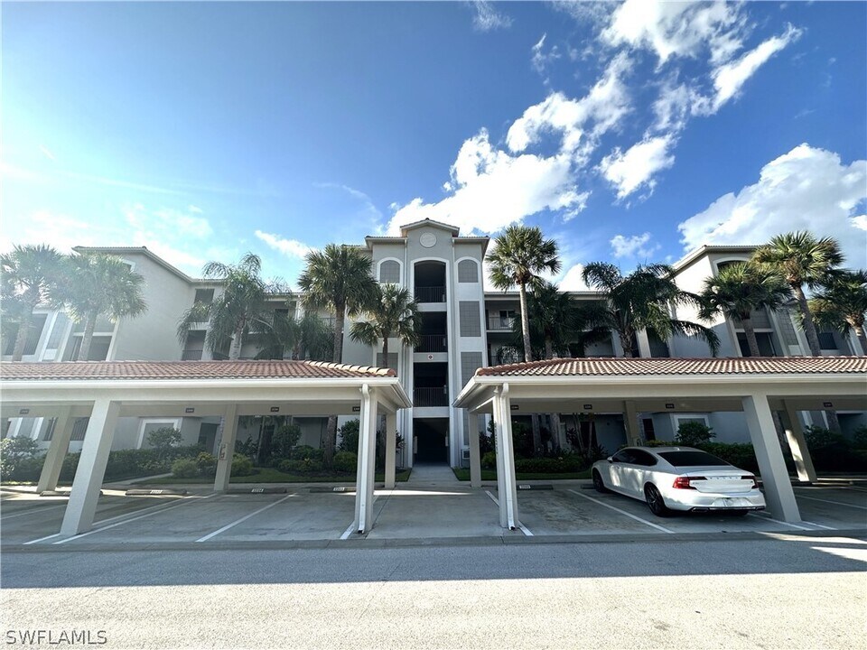 10353 Heritage Bay Blvd in Naples, FL - Foto de edificio