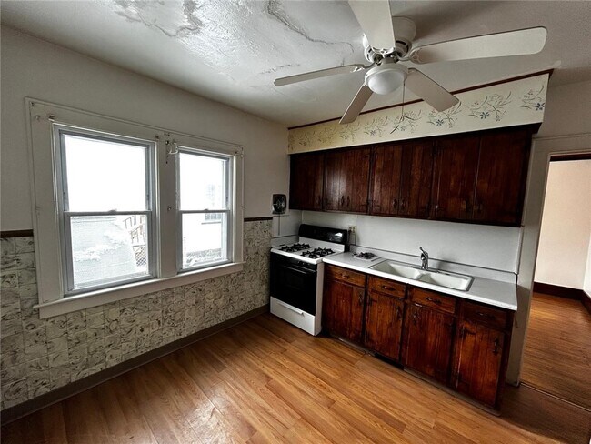 850 Glide St in Rochester, NY - Building Photo - Building Photo