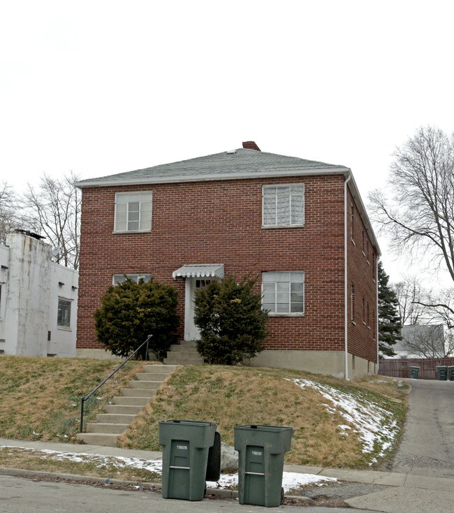 411 Ryburn Ave in Dayton, OH - Foto de edificio - Building Photo