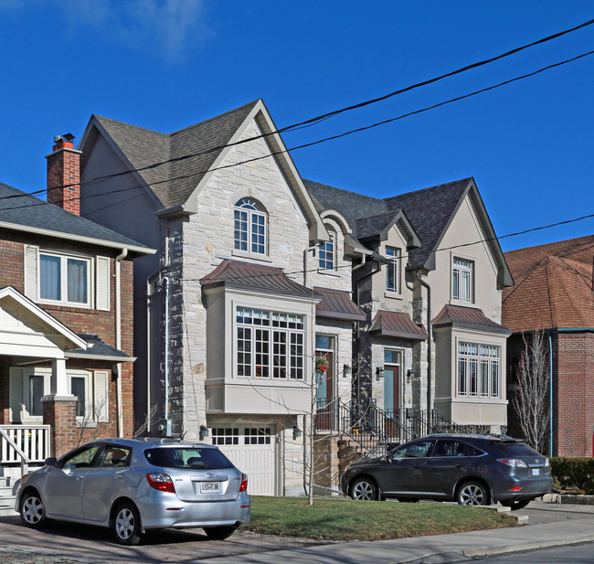 236-238 Manor Rd E in Toronto, ON - Building Photo - Primary Photo