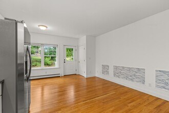 4 Stimson St in Kittery, ME - Building Photo - Building Photo