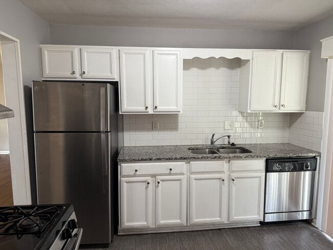 property at 1805 N Kiger Rd