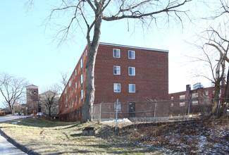 Carriage Place Apartments in Hartford, CT - Foto de edificio - Building Photo
