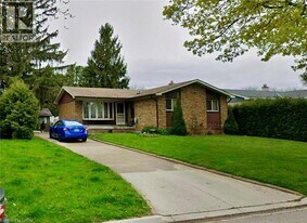 5487 Eaton Ave in Burlington, ON - Building Photo