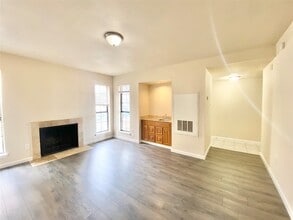 8001 Rothington Rd, Unit 21 in Dallas, TX - Building Photo - Building Photo