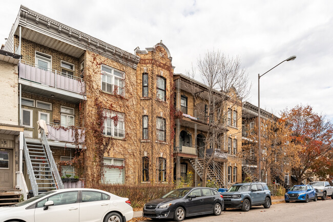 339 4E Rue in Québec, QC - Building Photo - Primary Photo