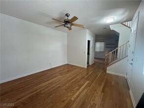 7953 Violet Sky St in Las Vegas, NV - Building Photo - Building Photo