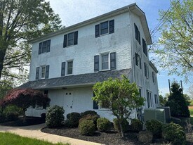 452 E Hancock St in Lansdale, PA - Building Photo