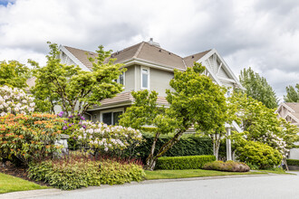 3405 Plateau Blvd in Coquitlam, BC - Building Photo - Building Photo
