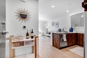 Watermark Apartments in Reseda, CA - Building Photo - Building Photo