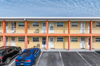 Sunset Cove in Treasure Island, FL - Building Photo - Building Photo