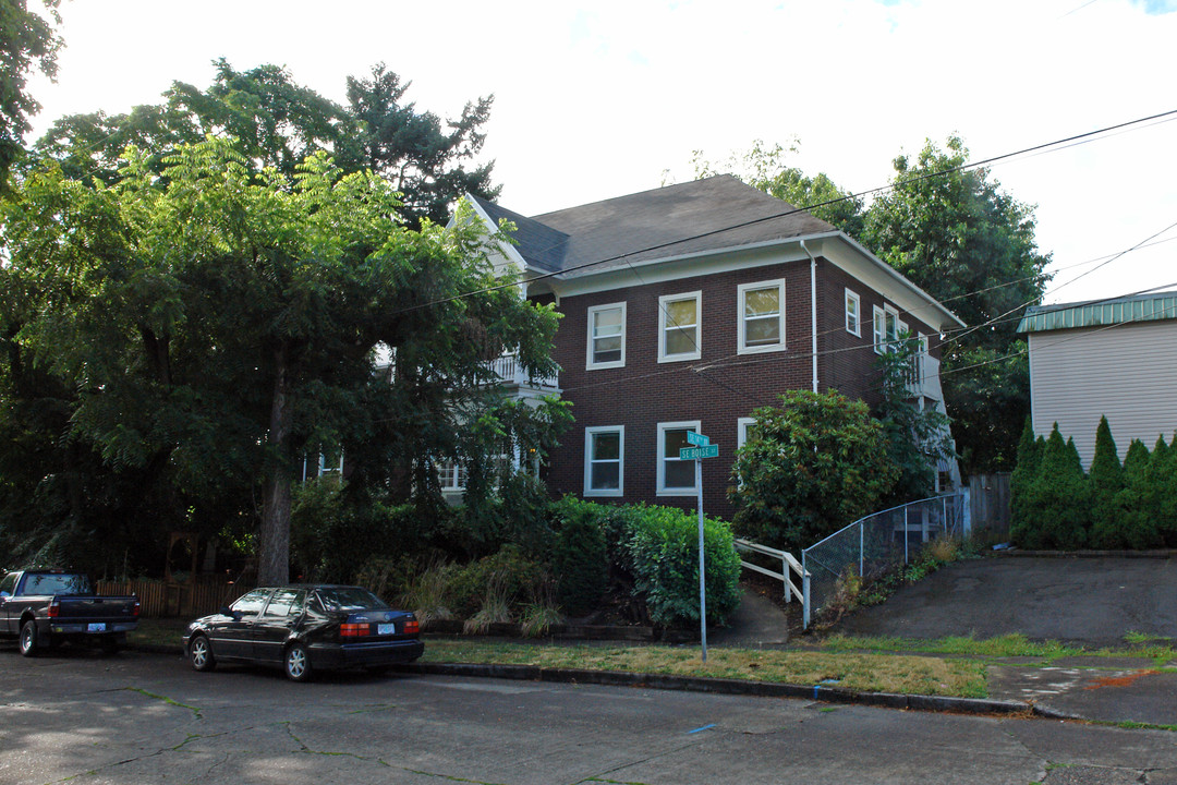 Sellwood House in Portland, OR - Building Photo