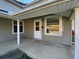 1-198 1/2 E High St in London, OH - Building Photo