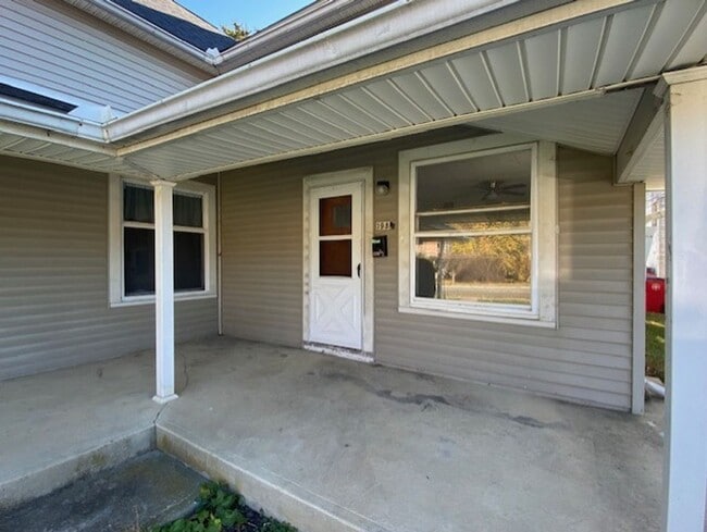 property at 1-198 1/2 E High St