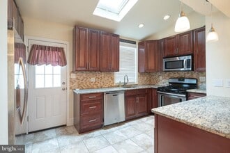 110 Roxborough Ave in Philadelphia, PA - Building Photo - Building Photo