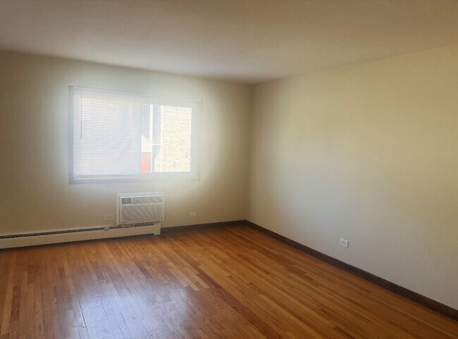 866 N Milwaukee Ave, Unit 1A in Libertyville, IL - Building Photo - Building Photo