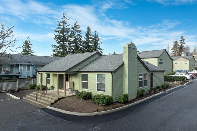 Village on the Green Apartments in Bellingham, WA - Building Photo - Building Photo