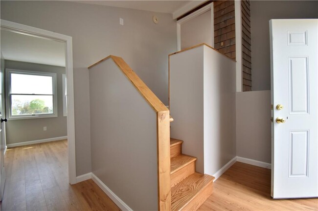 184 Shore Rd in Westerly, RI - Building Photo - Building Photo