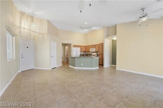 6524 Sundown Heights Ave in Las Vegas, NV - Building Photo - Building Photo