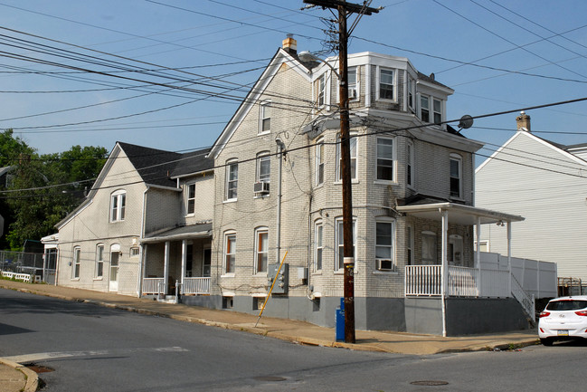 183 E Nesquehoning St in Easton, PA - Building Photo - Building Photo