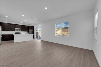 123 Blake Beacon Ln in Henderson, NV - Building Photo - Building Photo
