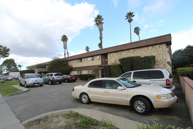 East Main Apartments in Santa Maria, CA - Foto de edificio - Building Photo