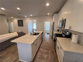 2708 Volpe Dr in Chalmette, LA - Foto de edificio - Building Photo