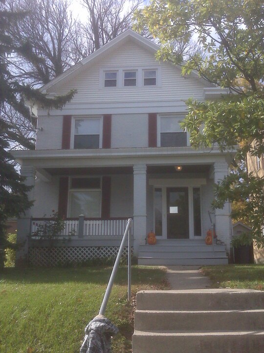 3549 Edwards Rd, Unit 2 and 3 floors in Cincinnati, OH - Foto de edificio