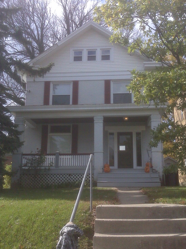 3549 Edwards Rd, Unit 2 and 3 floors