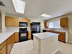 2803 Quiet Plain Dr in San Antonio, TX - Foto de edificio - Building Photo