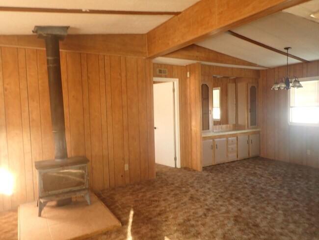 2544 Brown Rd in Inyokern, CA - Building Photo - Building Photo