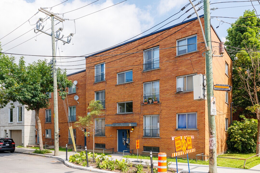 77 Bourget Rue in Montréal, QC - Building Photo