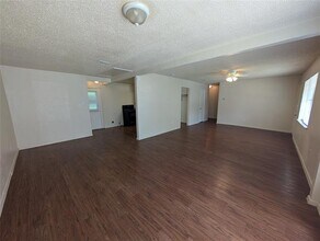 3827 Black Oak Dr in Dallas, TX - Building Photo - Building Photo