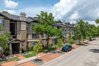 Eastbridge Apartments in Dallas, TX - Building Photo - Building Photo