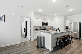 5830 Capri Frst Dr in Katy, TX - Foto de edificio - Building Photo