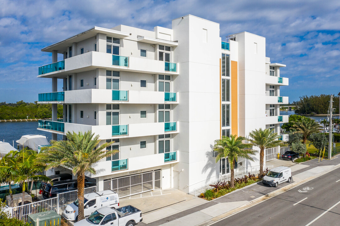 Sky Harbor Condominiums in Hollywood, FL - Building Photo