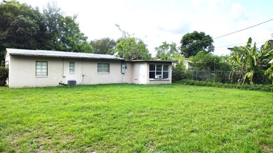 357 Vesta Cir in Melbourne, FL - Building Photo - Building Photo