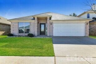 4703 Topaz Ln in Granbury, TX - Building Photo