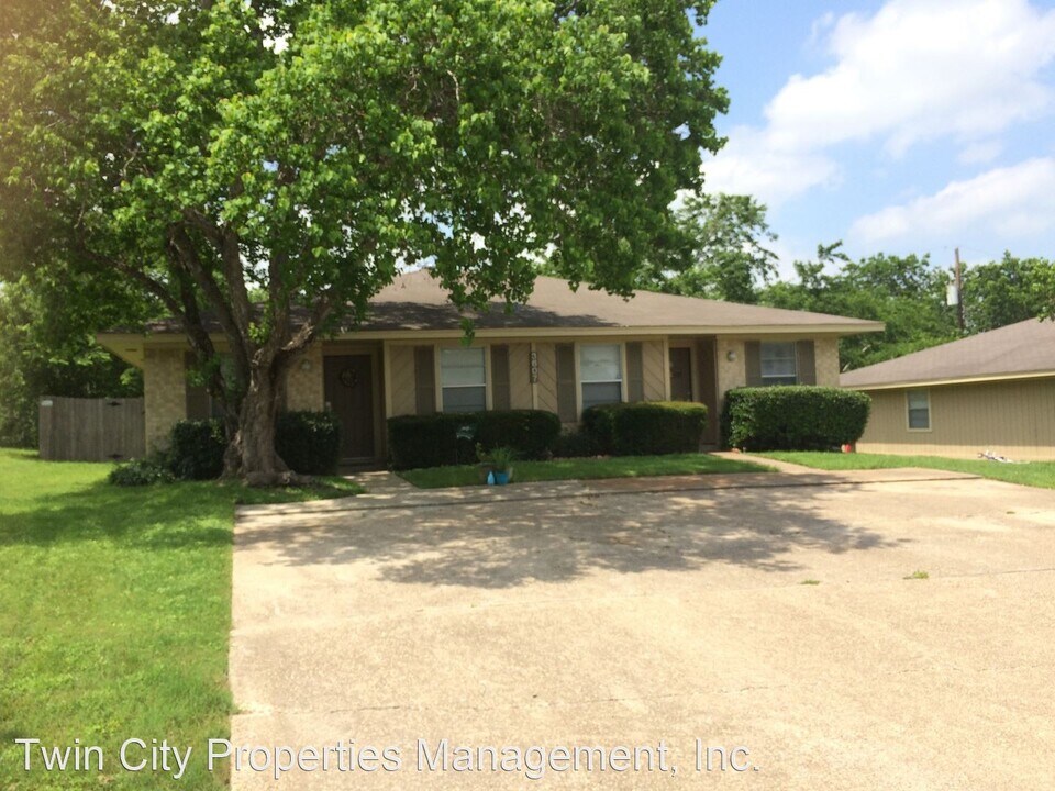 3607 Comanche St in Bryan, TX - Building Photo