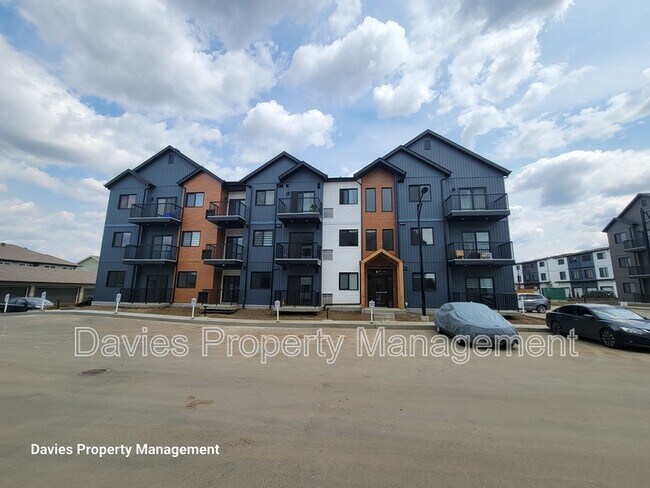 9219-9228 228 St NW in Edmonton, AB - Building Photo - Building Photo