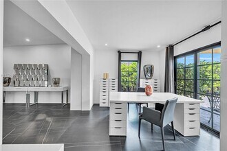 560 NW 116th Terrace in Miami, FL - Building Photo - Building Photo