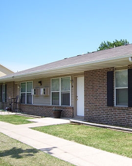 Highland Downs in Nevada, MO - Foto de edificio