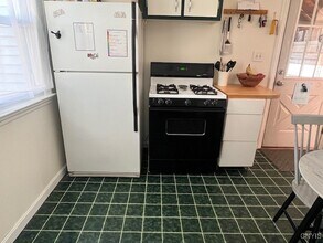 302 Twin Elms Ln in Syracuse, NY - Foto de edificio - Building Photo