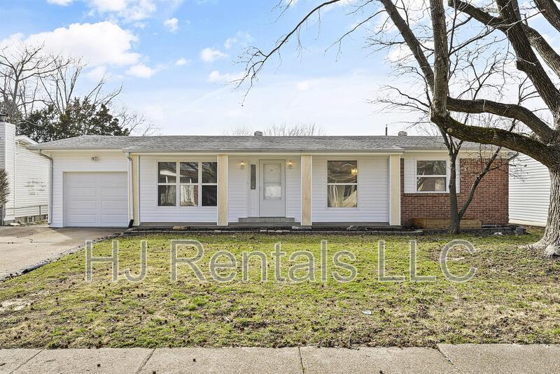 650 Sherwood Dr in Florissant, MO - Building Photo