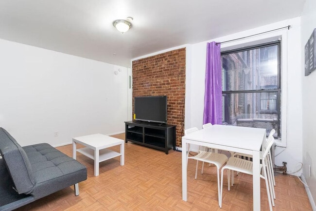155 E 92nd St in New York, NY - Building Photo - Building Photo
