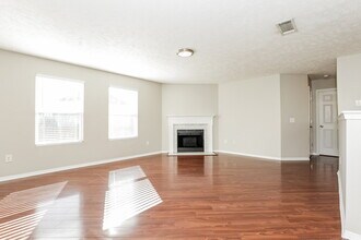 102 Goodrich Ct in Smyrna, TN - Foto de edificio - Building Photo