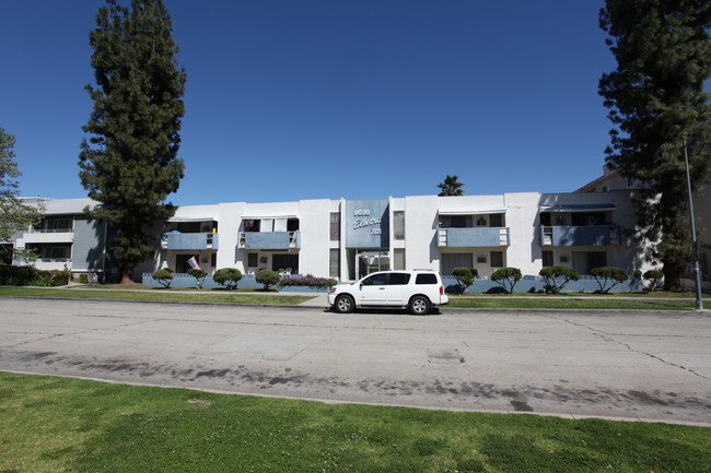 Vassar Electra in Canoga Park, CA - Building Photo - Building Photo