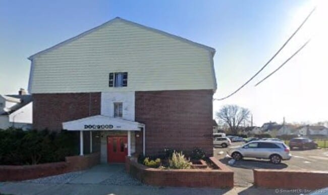 250 N Bishop Ave in Bridgeport, CT - Foto de edificio - Building Photo