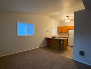 5998 A St in Springfield, OR - Building Photo - Building Photo